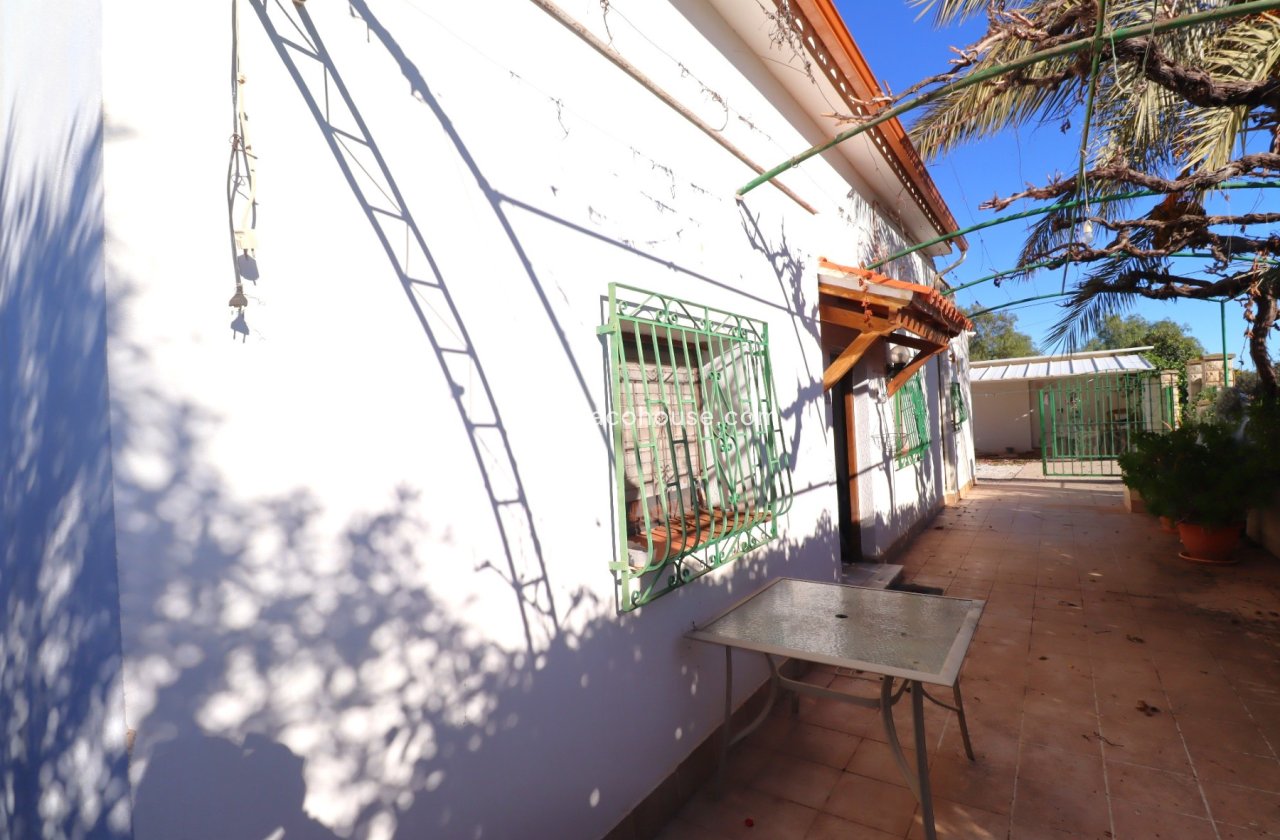 Resale - Country House -
Purias