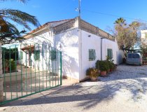 Resale - Country House -
Purias