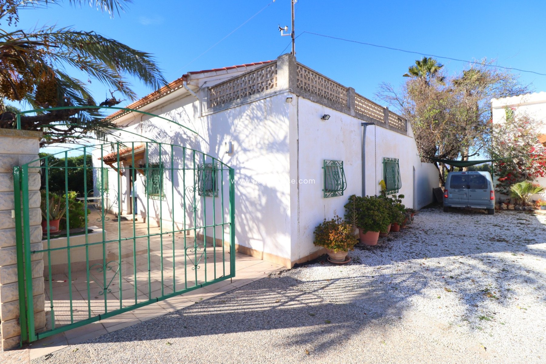 Resale - Country House -
Purias