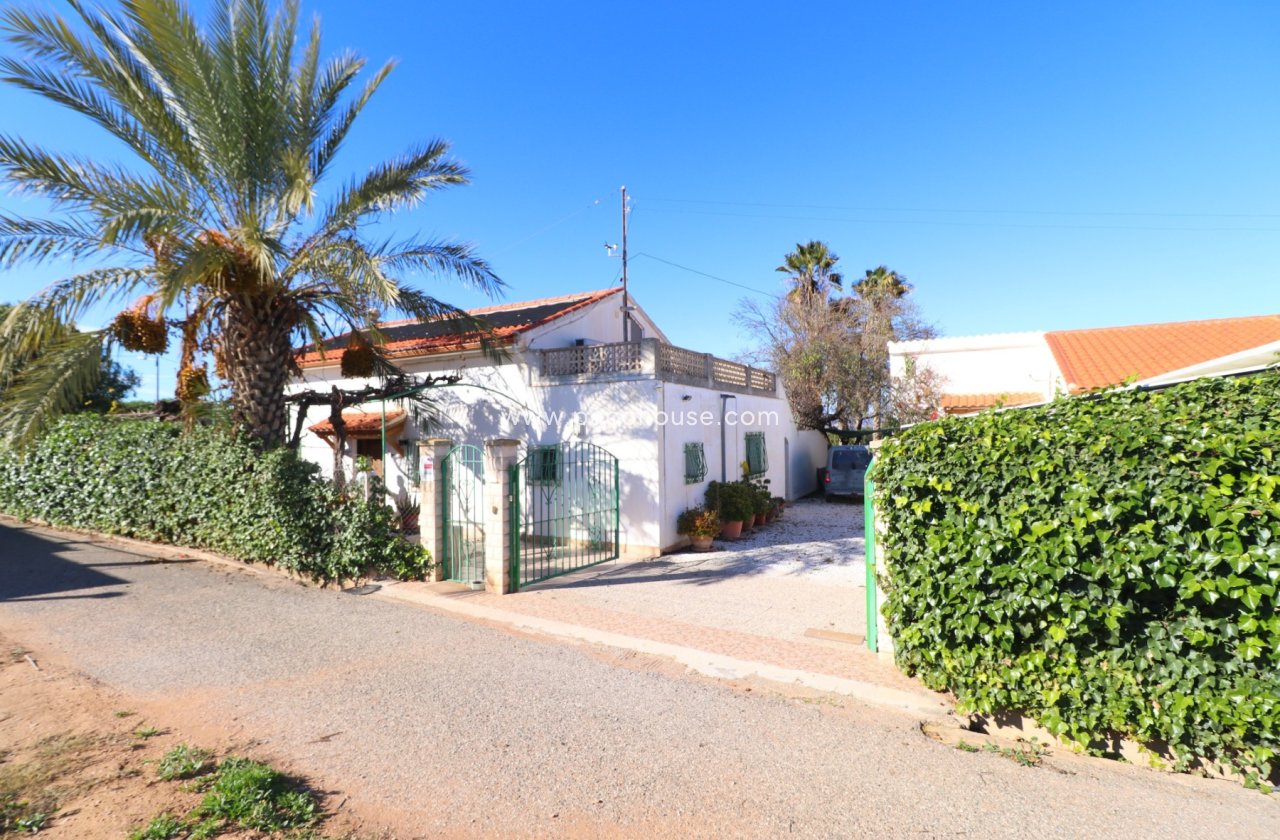 Resale - Country House -
Purias
