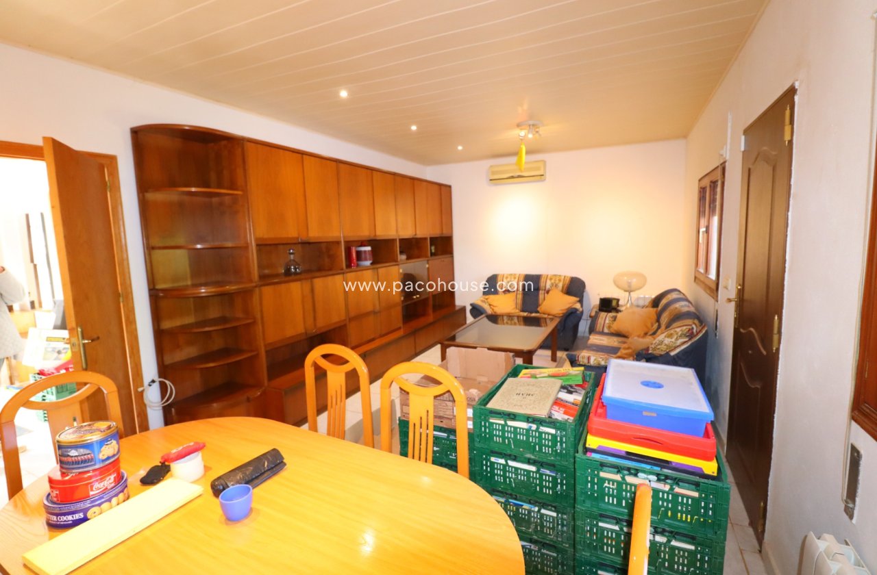 Resale - Country House -
Purias