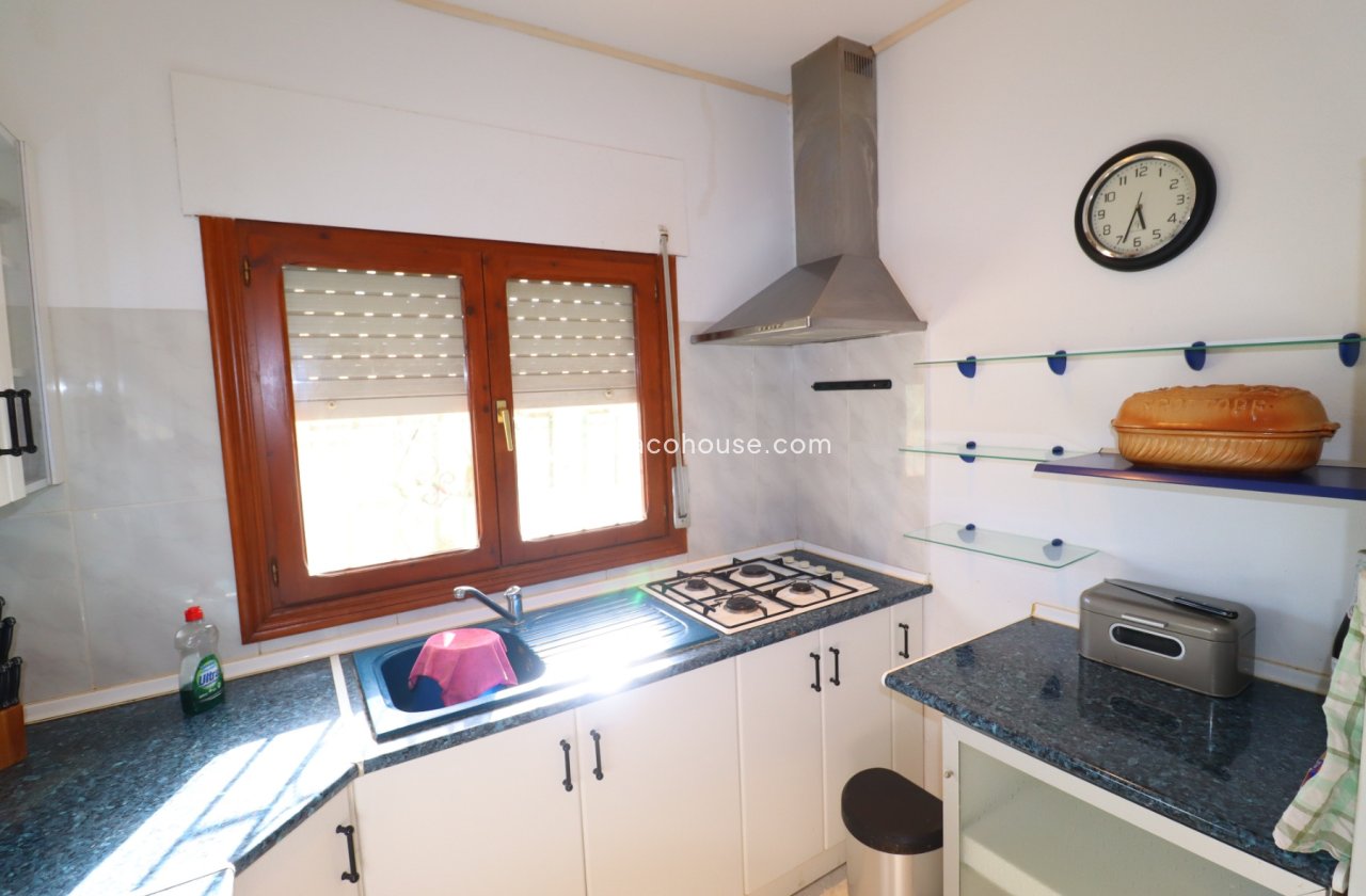 Resale - Country House -
Purias