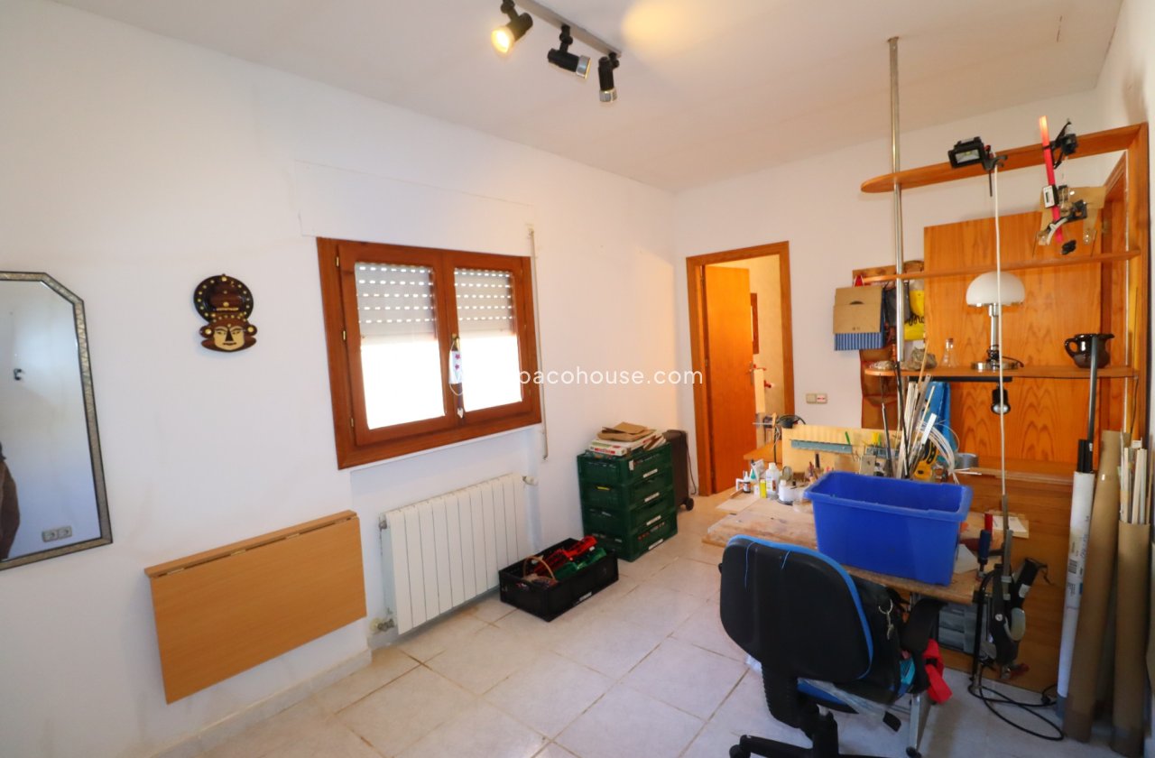 Resale - Country House -
Purias
