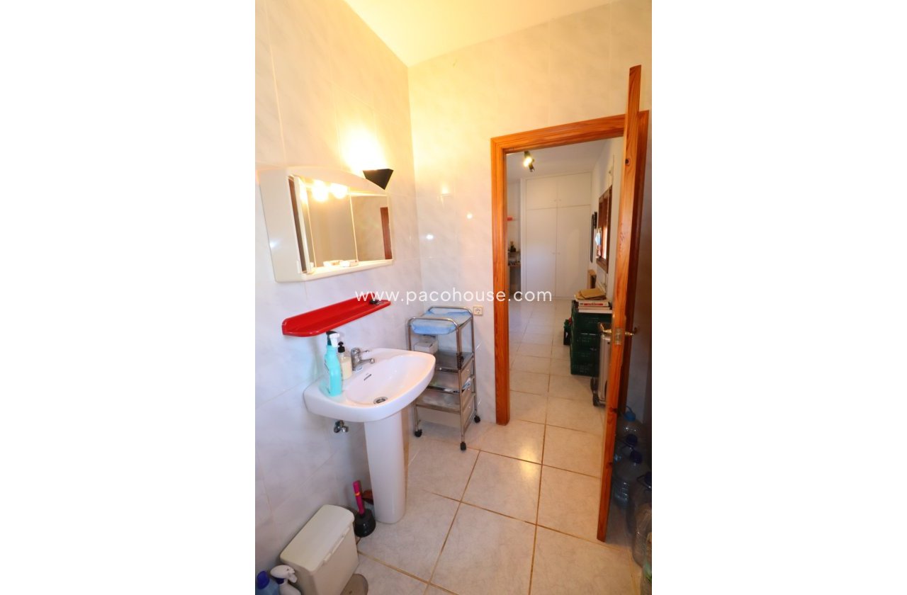 Resale - Country House -
Purias