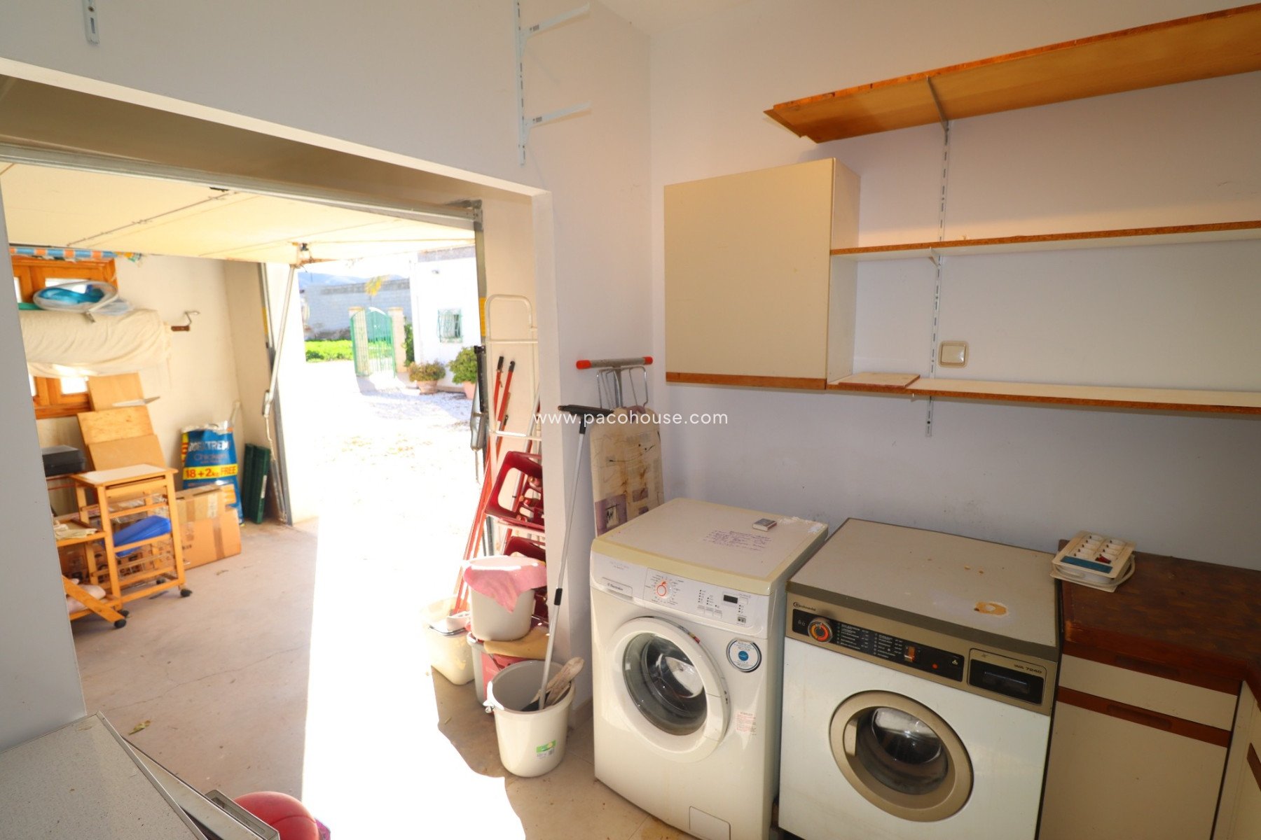 Resale - Country House -
Purias