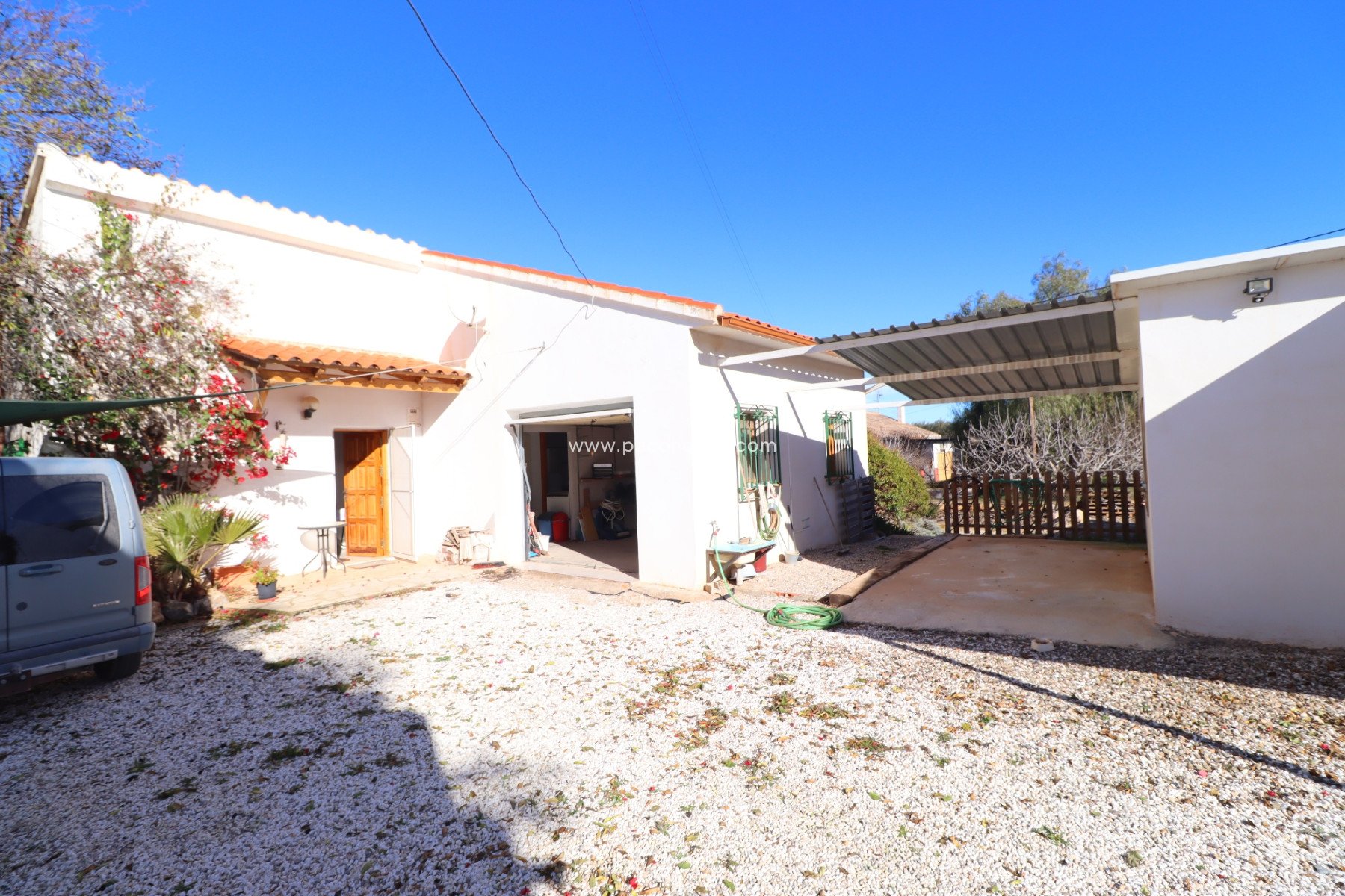Resale - Country House -
Purias