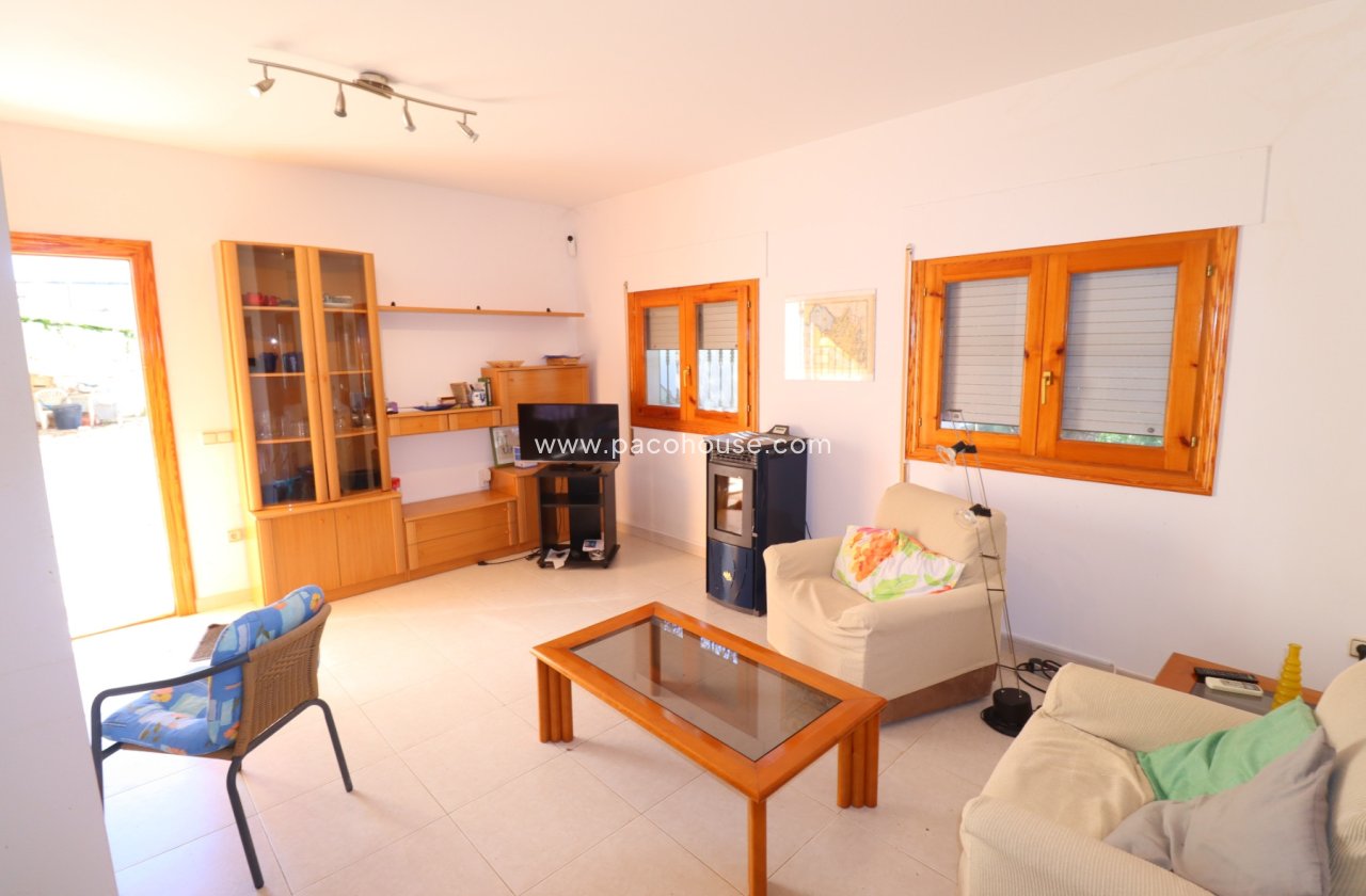 Resale - Country House -
Purias