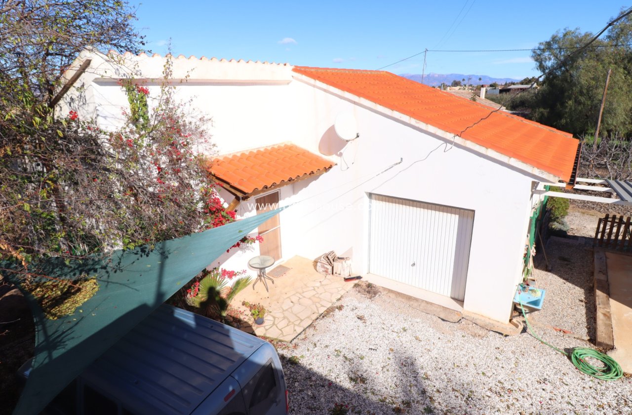 Resale - Country House -
Purias