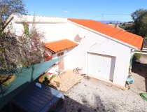 Resale - Country House -
Purias