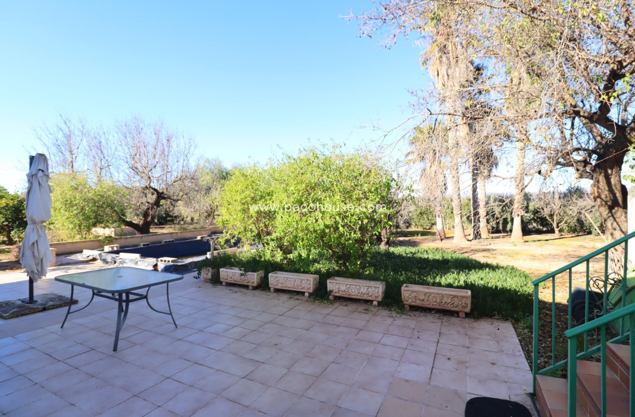 Resale - Country House -
Purias