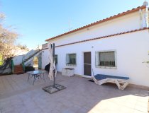 Resale - Country House -
Purias