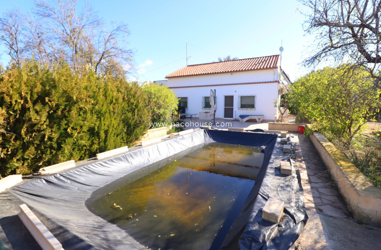 Resale - Country House -
Purias