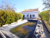 Resale - Country House -
Purias