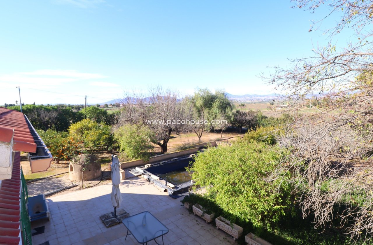 Resale - Country House -
Purias