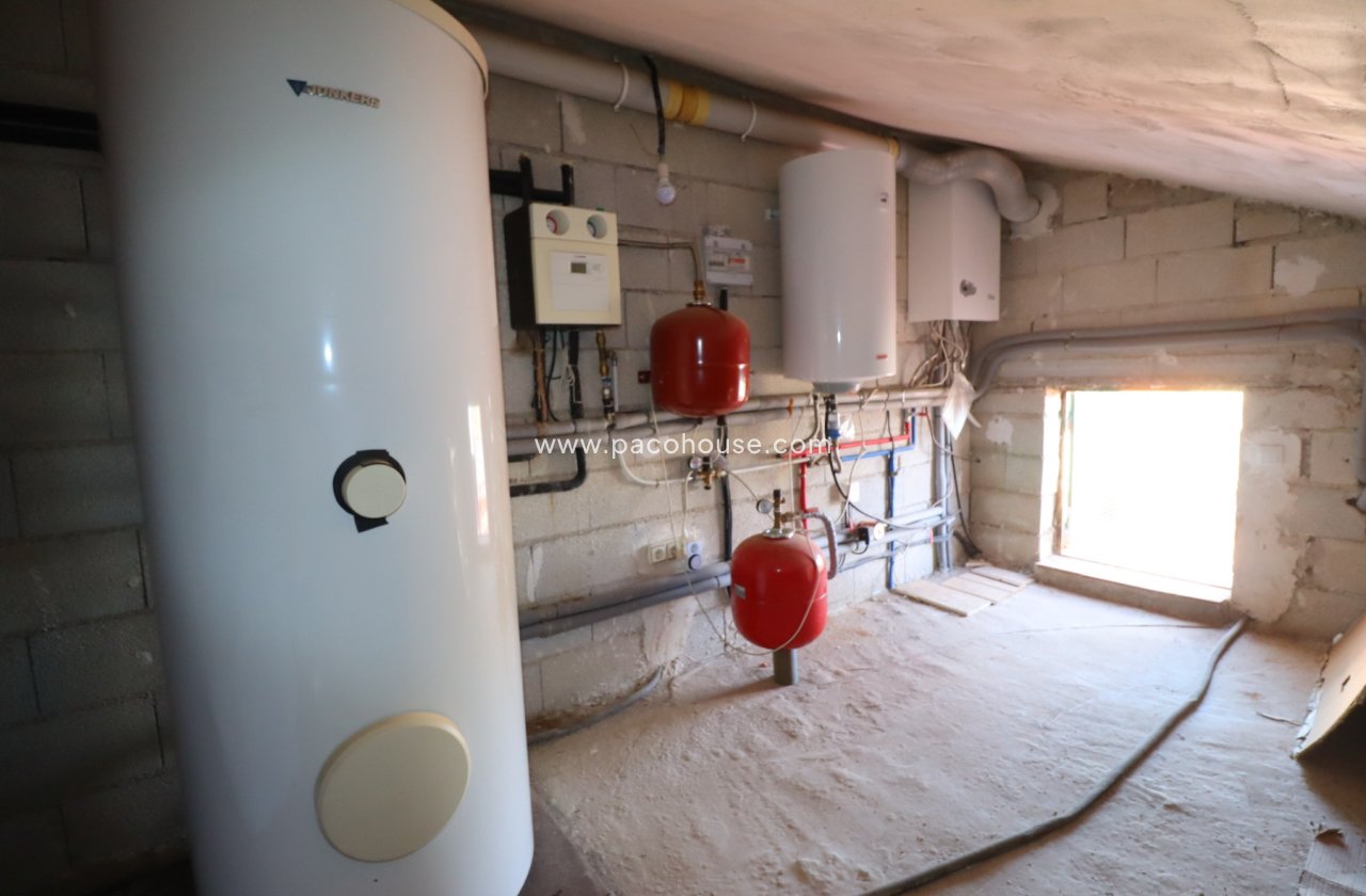 Resale - Country House -
Purias