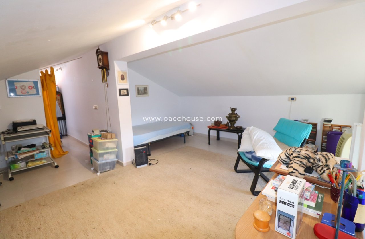 Resale - Country House -
Purias