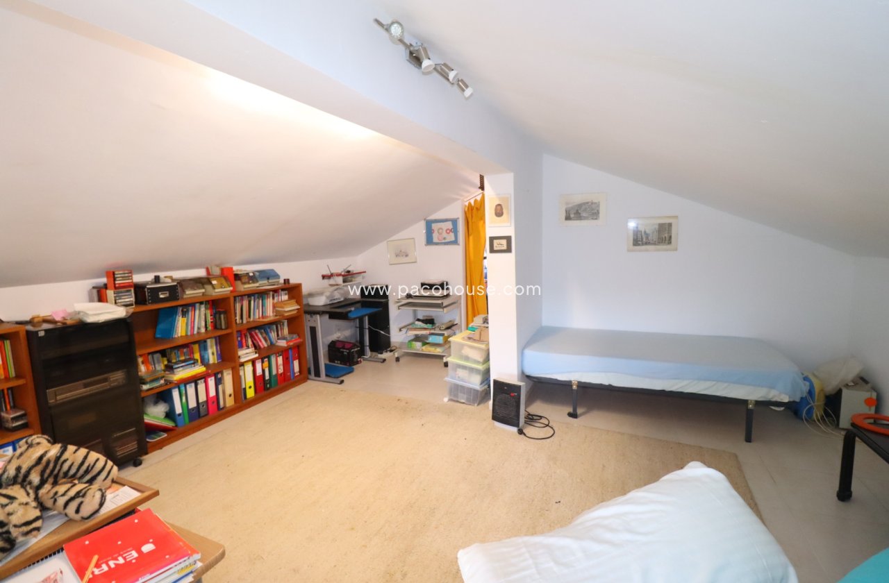 Resale - Country House -
Purias