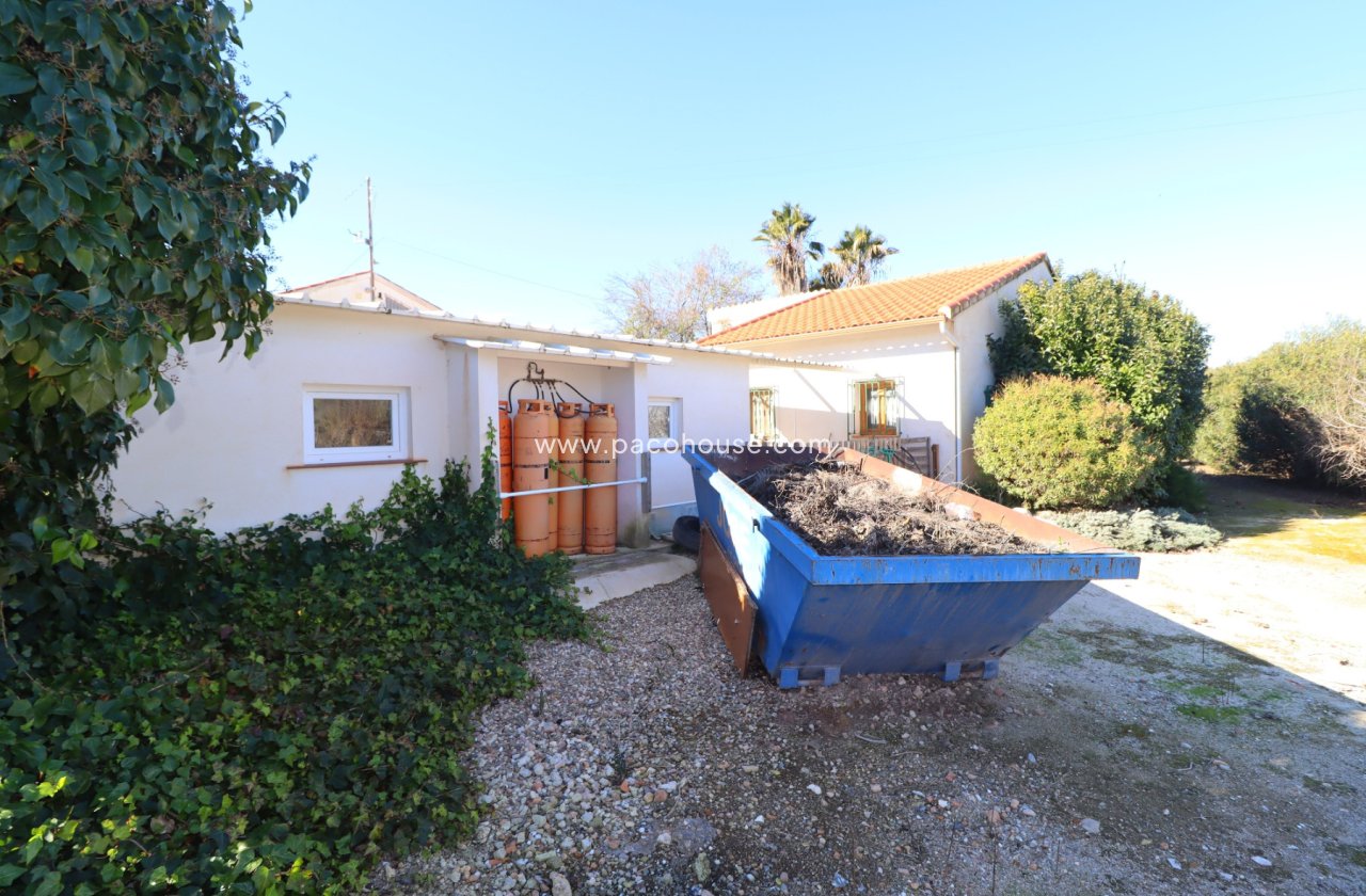 Resale - Country House -
Purias