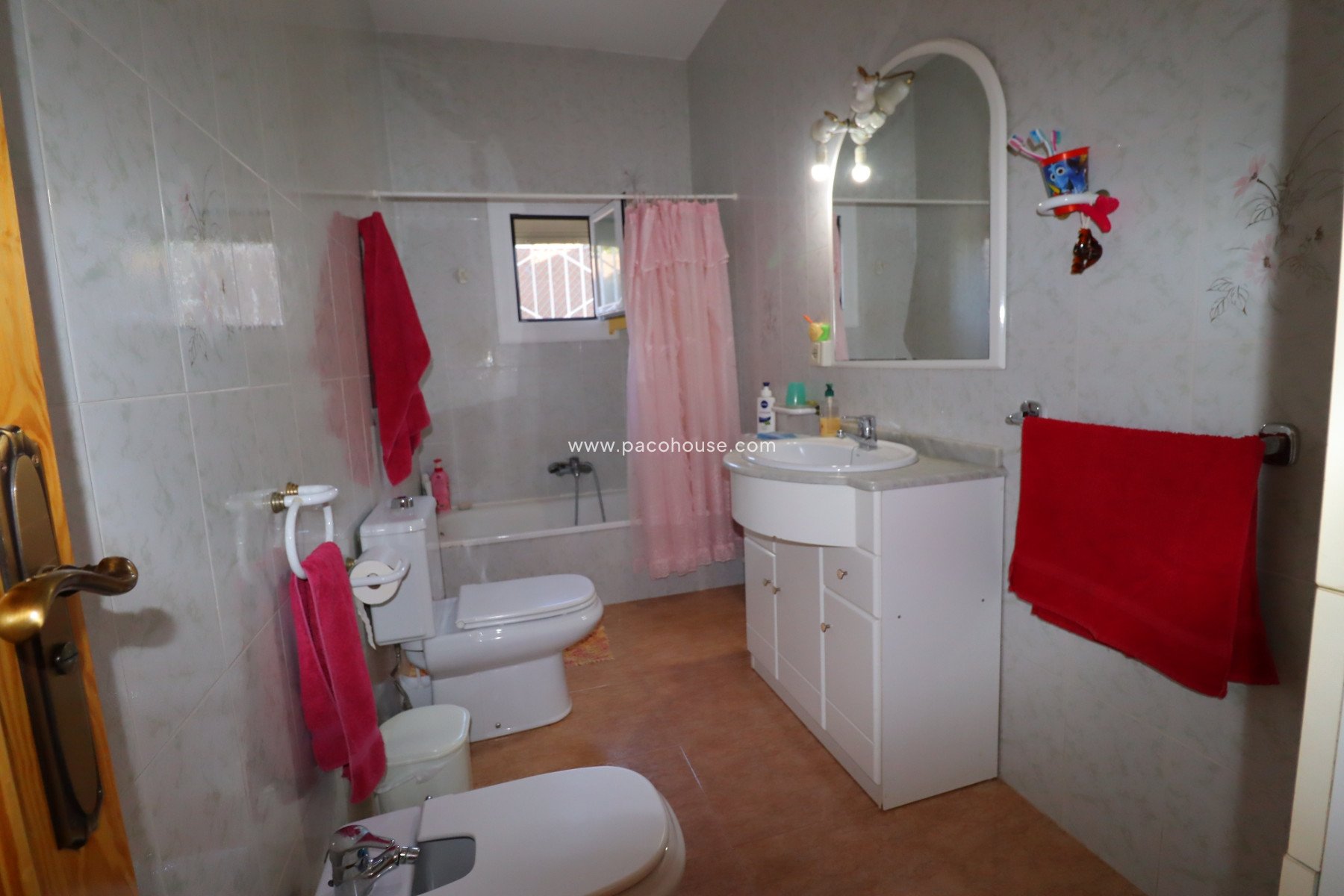 Resale - Country House -
Purias