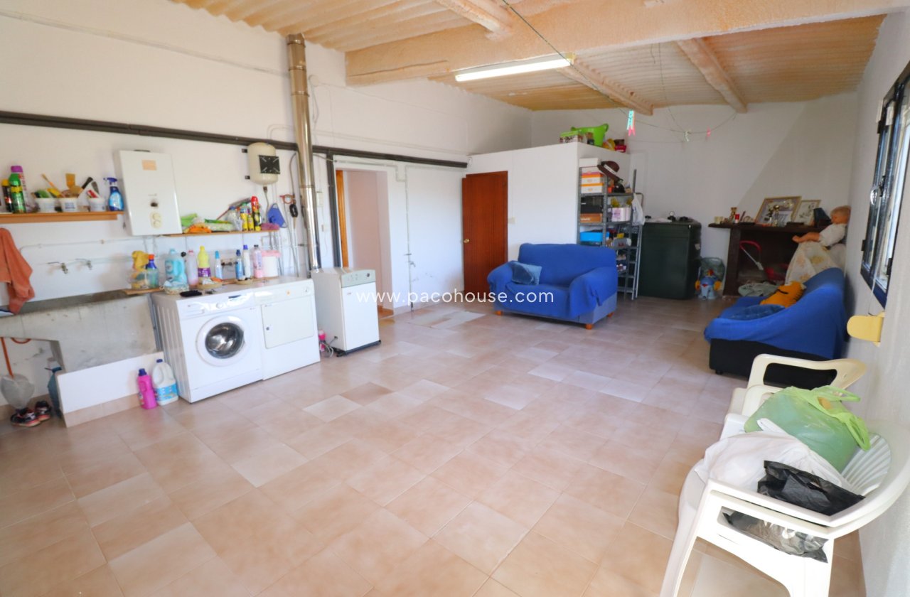 Resale - Country House -
Purias