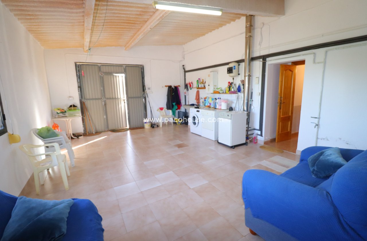 Resale - Country House -
Purias