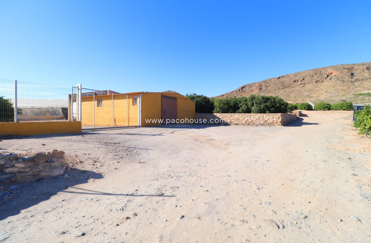 Resale - Country House -
Purias
