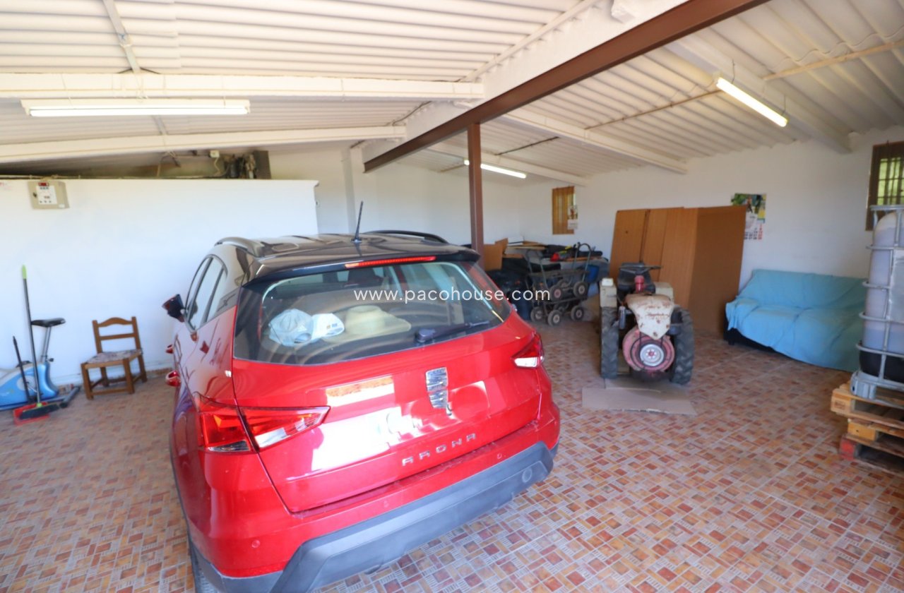Resale - Country House -
Purias