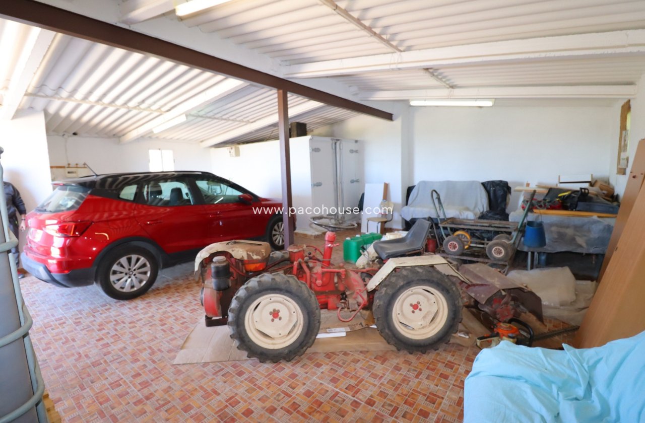 Resale - Country House -
Purias