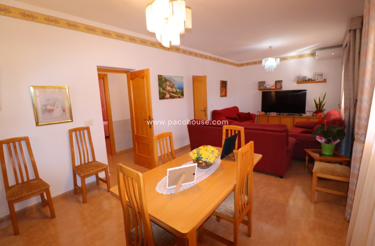 Resale - Country House -
Purias