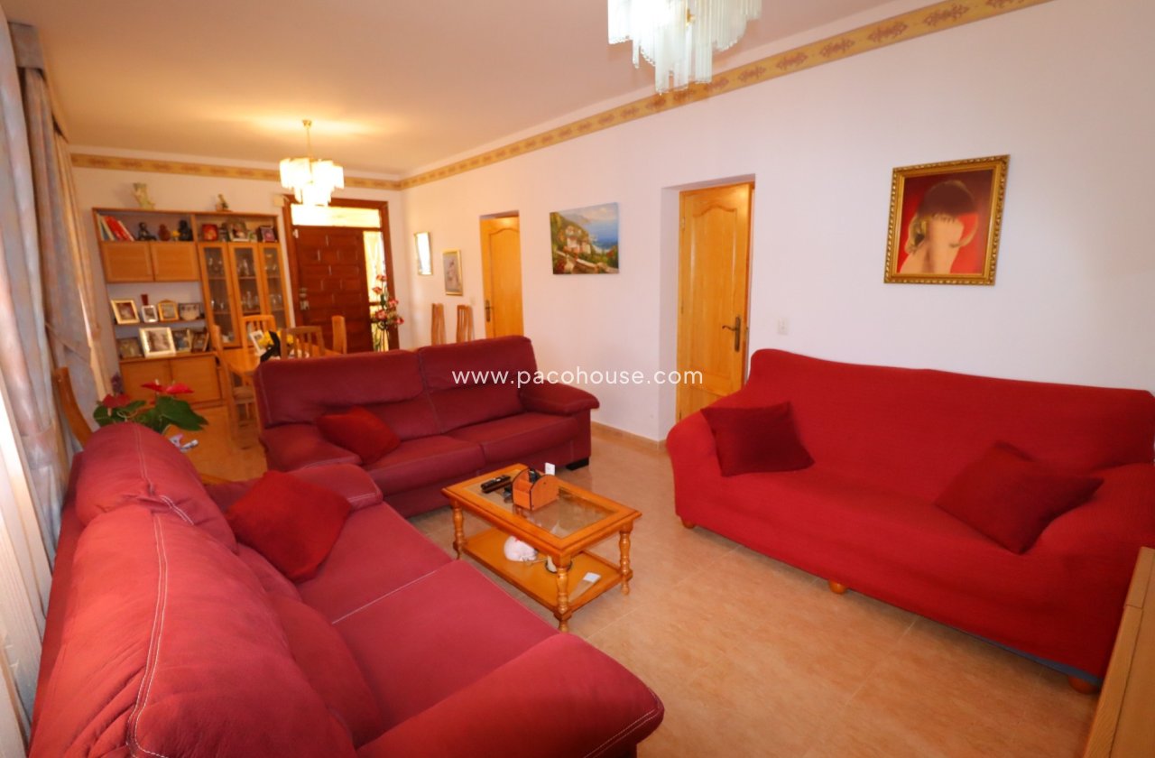 Resale - Country House -
Purias