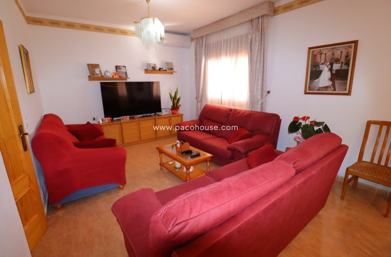 Resale - Country House -
Purias
