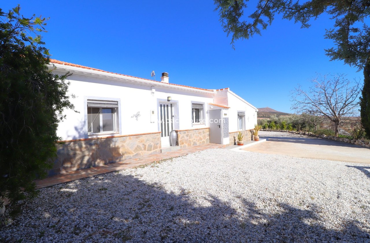 Resale - Country House -
Velez-Blanco