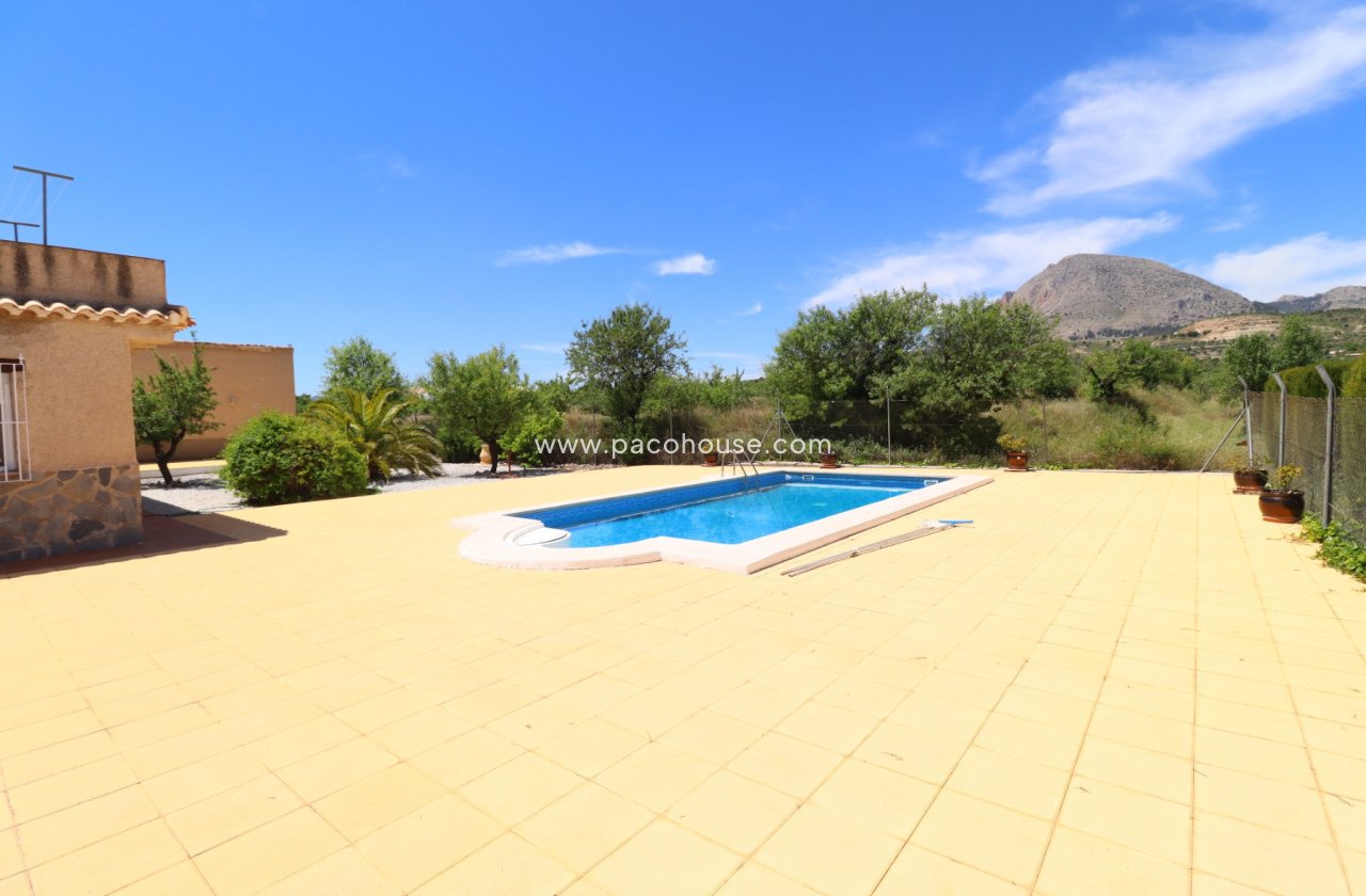 Resale - Country House -
Velez-Blanco