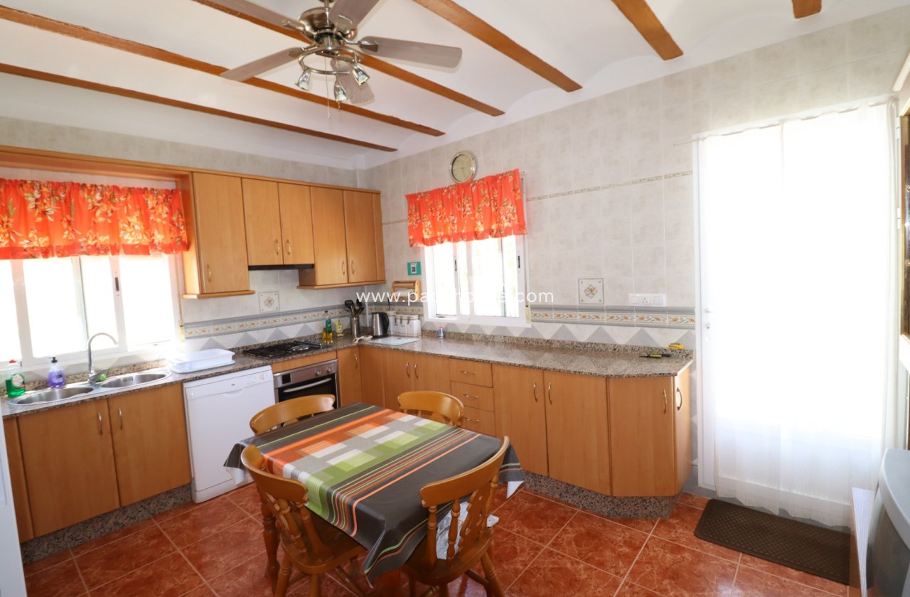 Resale - Country House -
Velez-Blanco