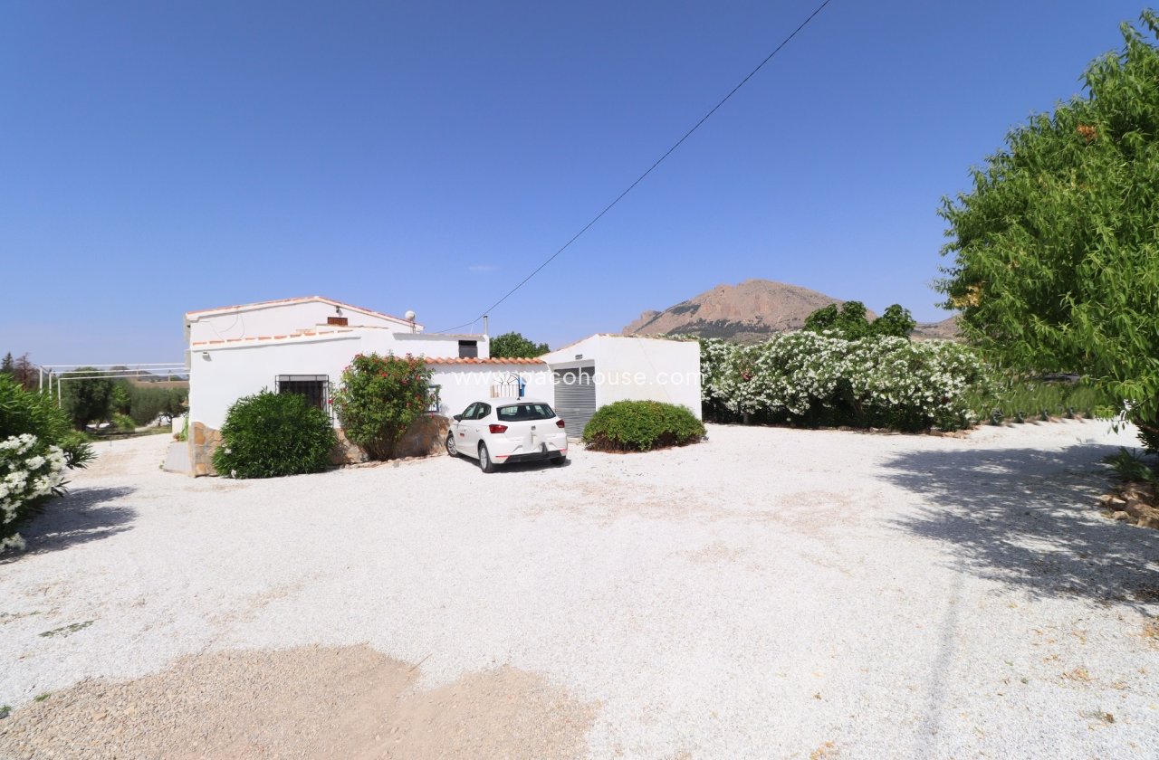 Resale - Country House -
Velez-Rubio