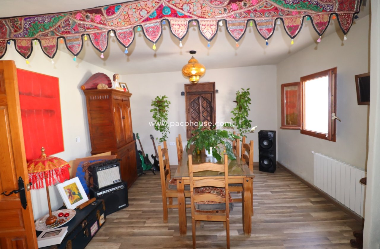 Resale - Country House -
Velez-Rubio
