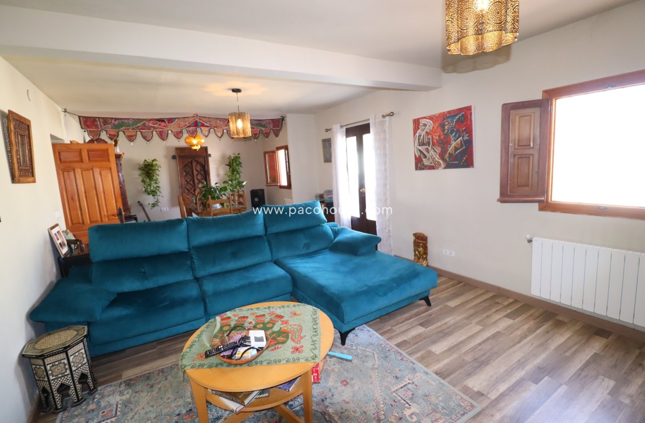 Resale - Country House -
Velez-Rubio