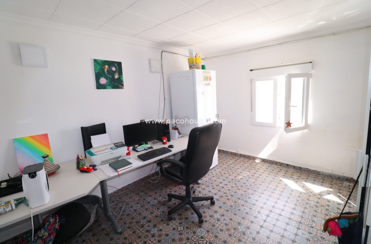 Resale - Country House -
Velez-Rubio