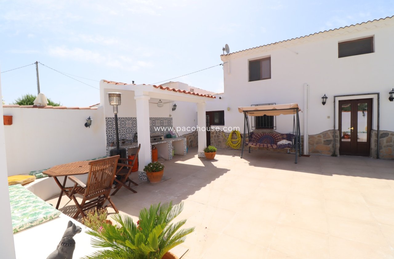 Resale - Country House -
Velez-Rubio