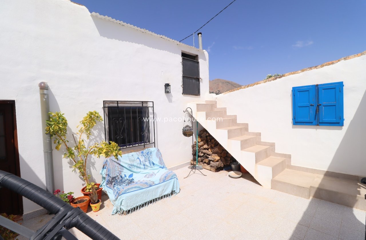 Resale - Country House -
Velez-Rubio