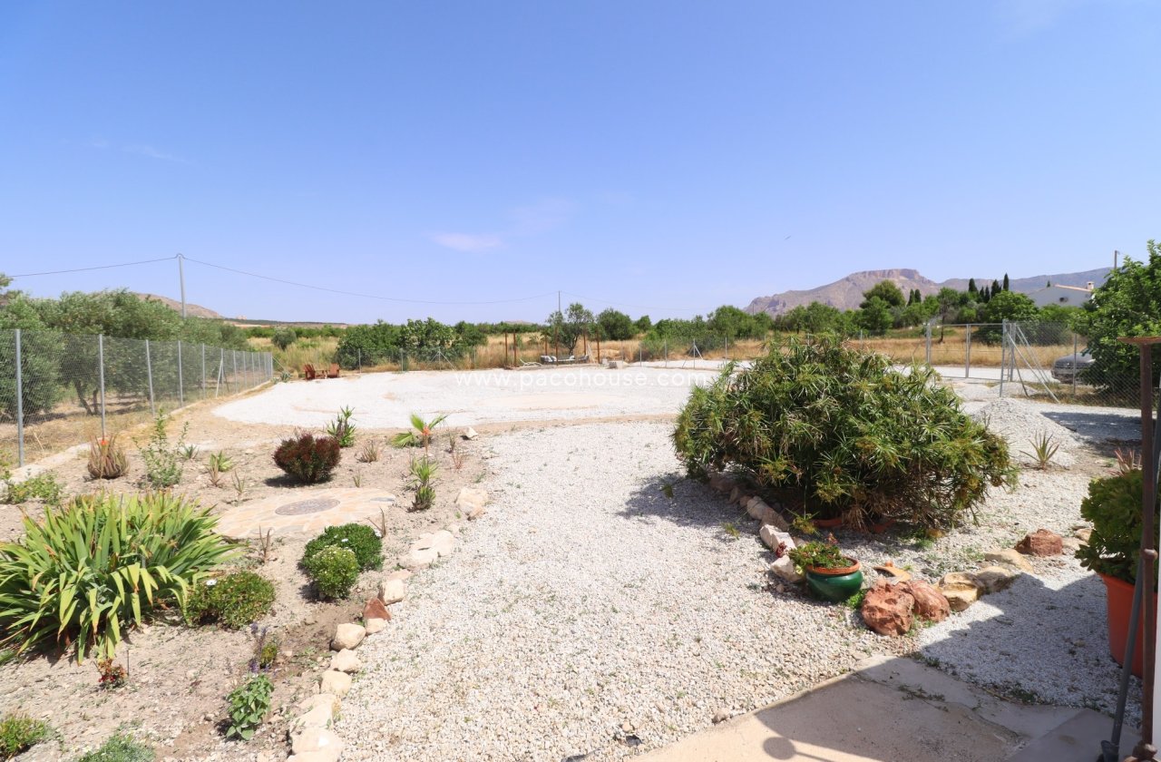 Resale - Country House -
Velez-Rubio