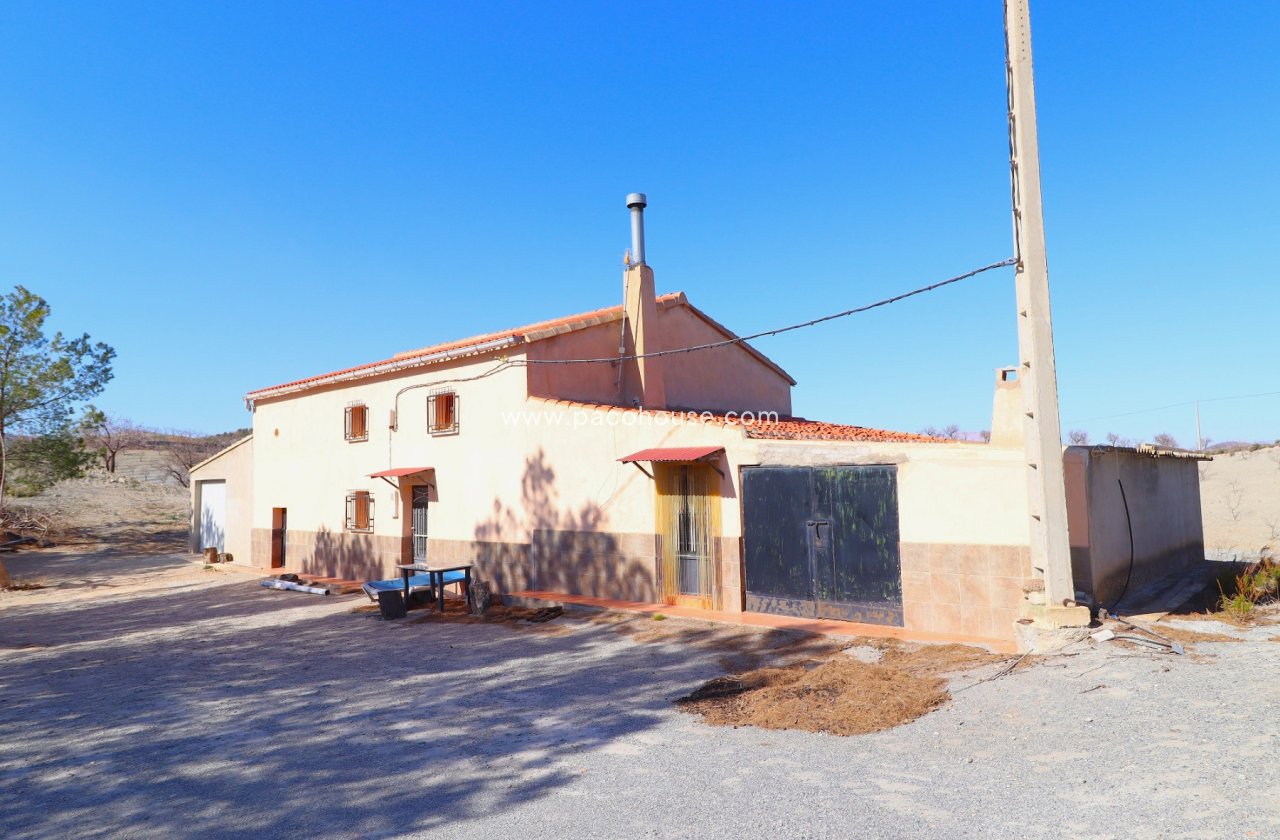 Resale - Country House -
Velez-Rubio