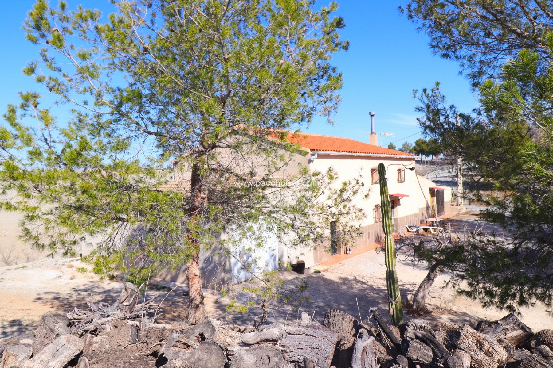 Resale - Country House -
Velez-Rubio