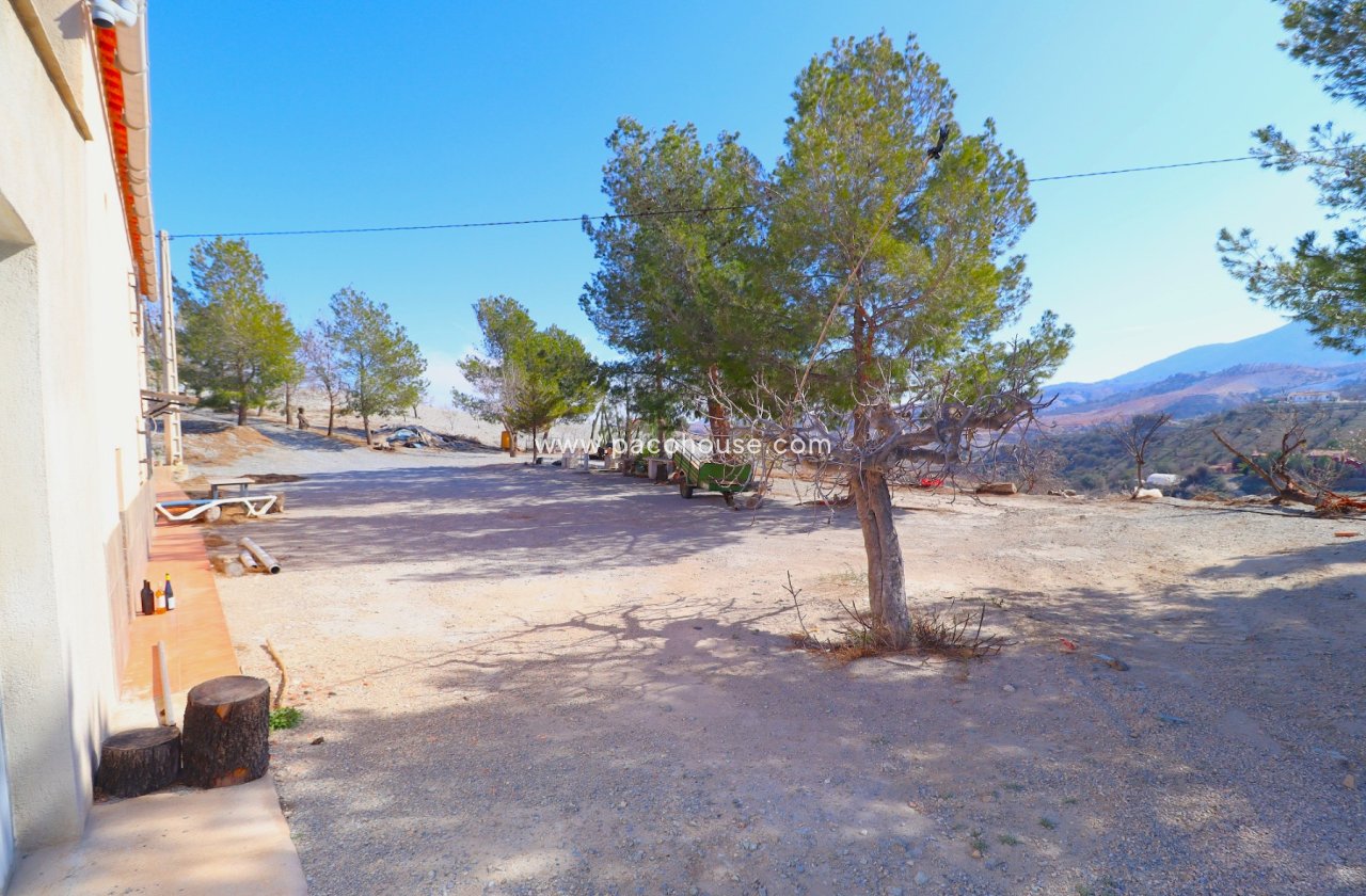 Resale - Country House -
Velez-Rubio