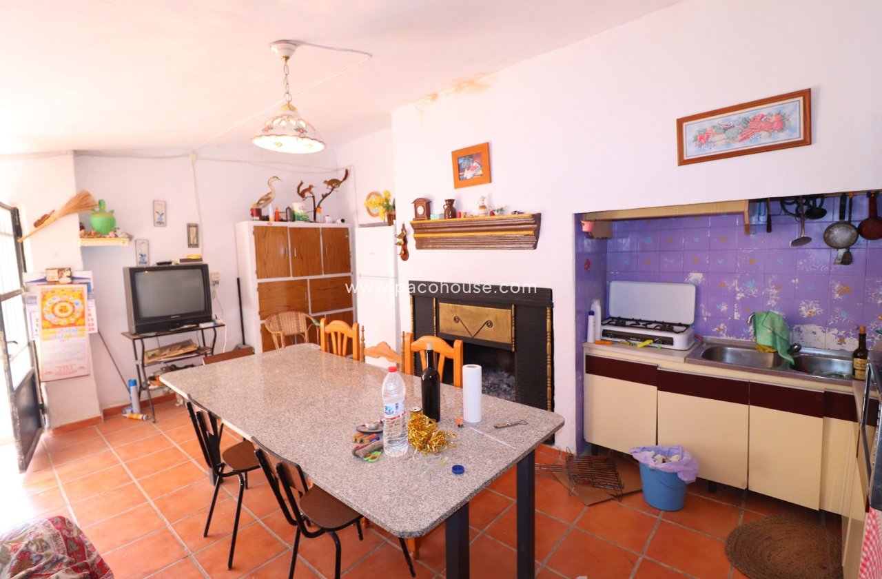 Resale - Country House -
Velez-Rubio