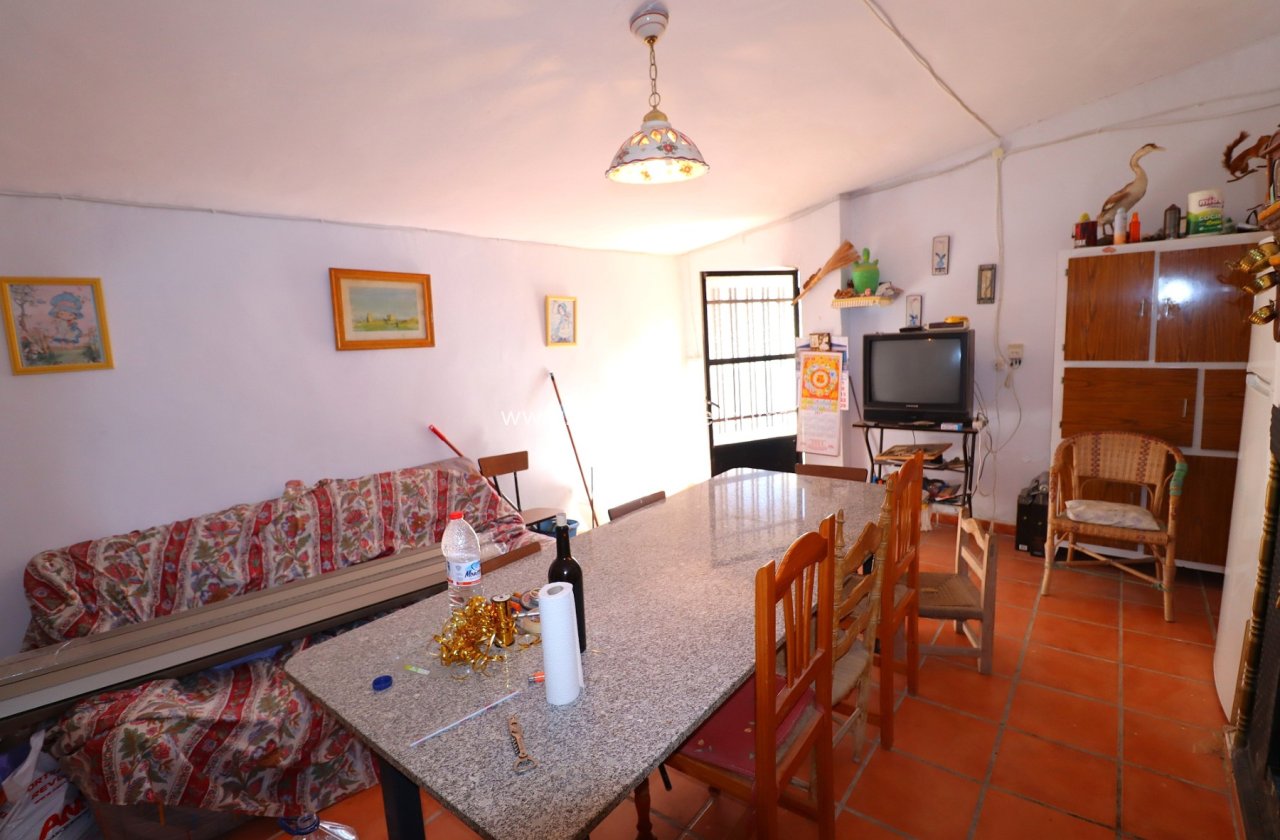 Resale - Country House -
Velez-Rubio
