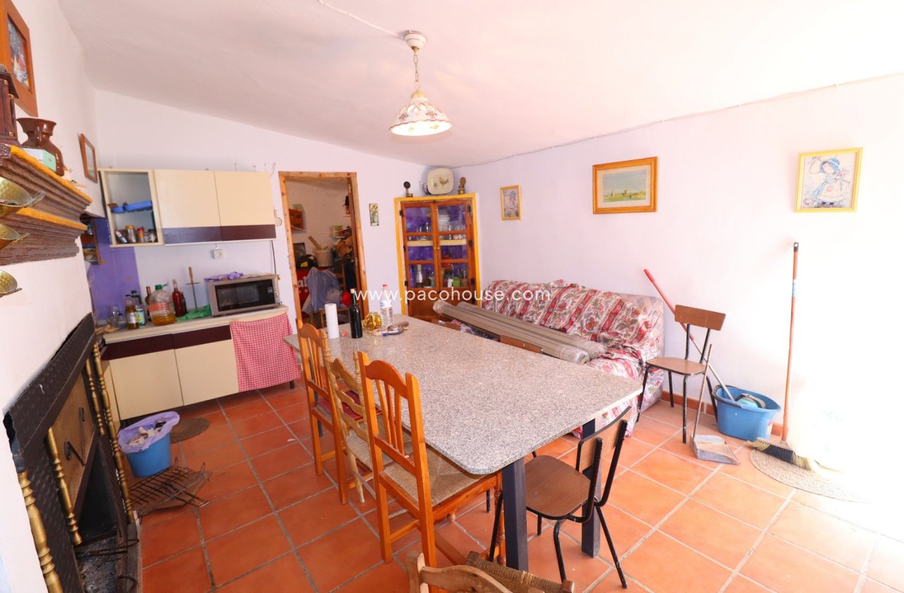 Resale - Country House -
Velez-Rubio