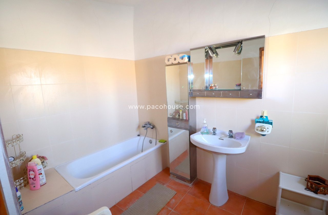 Resale - Country House -
Velez-Rubio