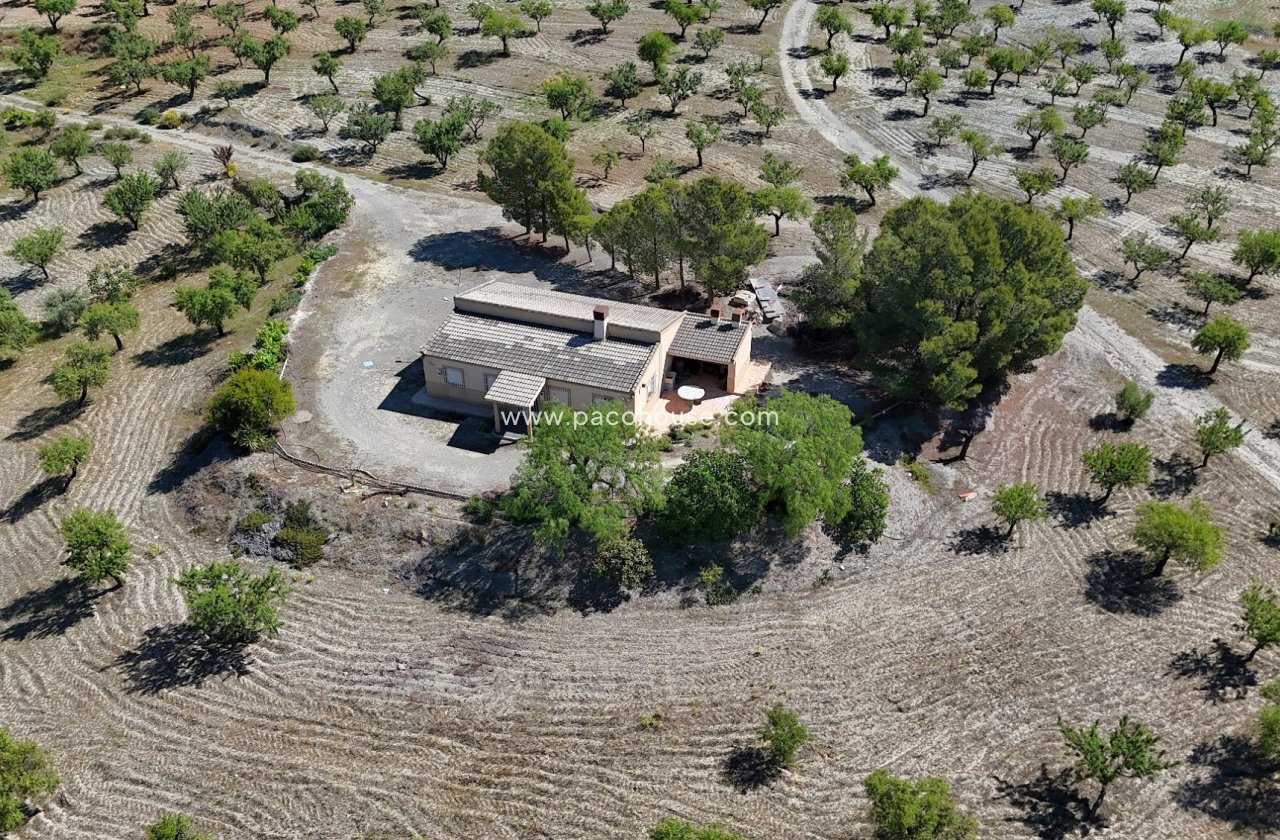 Resale - Country House -
Velez-Rubio