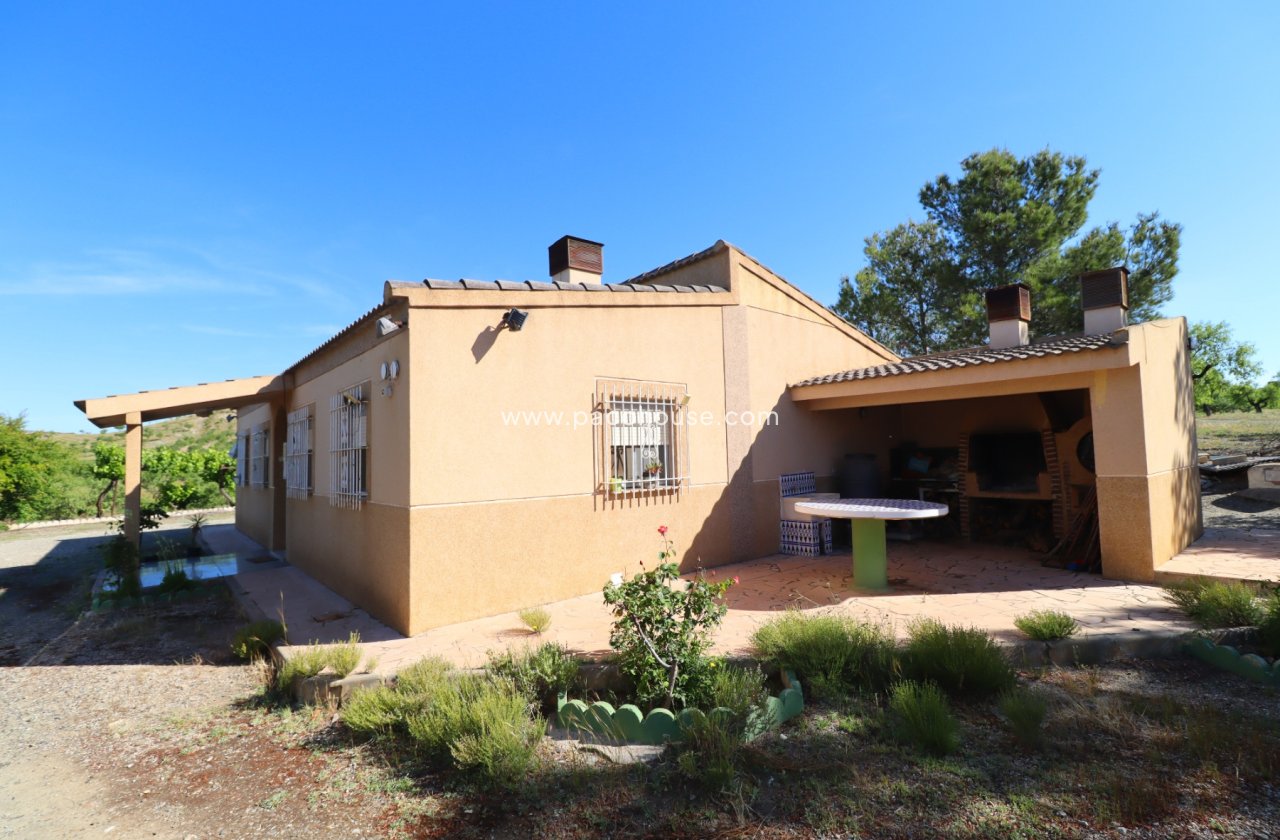 Resale - Country House -
Velez-Rubio